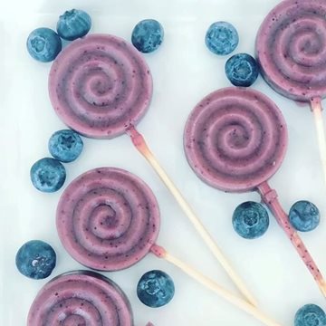 Smartfruit Berry Lollipops