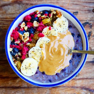 Vanilla Berry Oatmeal Bowl Made with Smoothie Mix